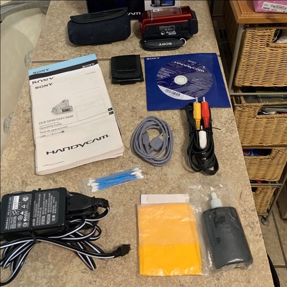 Sony HANDYCAM Model: DCR-SX41. Camcorder Color: Red - Picture 5 of 11